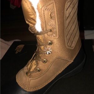 The North Face Women's Brown and Black Winter Boots